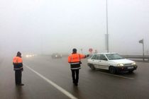 مه سنگین، بارندگی و ترافیک پرحجم در جاده های استان خراسان رضوی جریان دارد