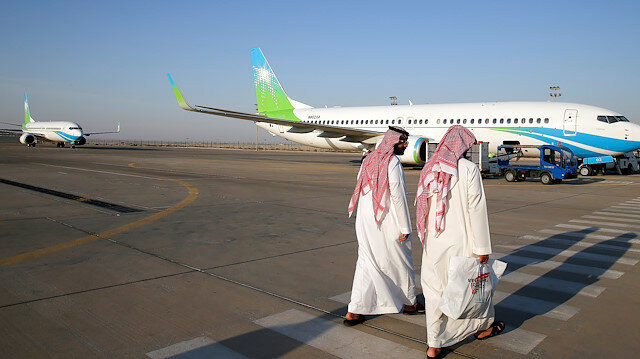 عربستان کلیه پروازهای خارجی را برای مبارزه با کرونا لغو می کند
