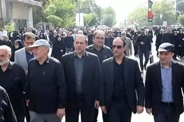 حضور رئیس و کارکنان سازمان سنجش آموزش کشور در مراسم تشییع پیکر شهدای اقتدار/ تقویت انگیزه و عزم ملی برای توسعه علمی و فناوری‌های بومی