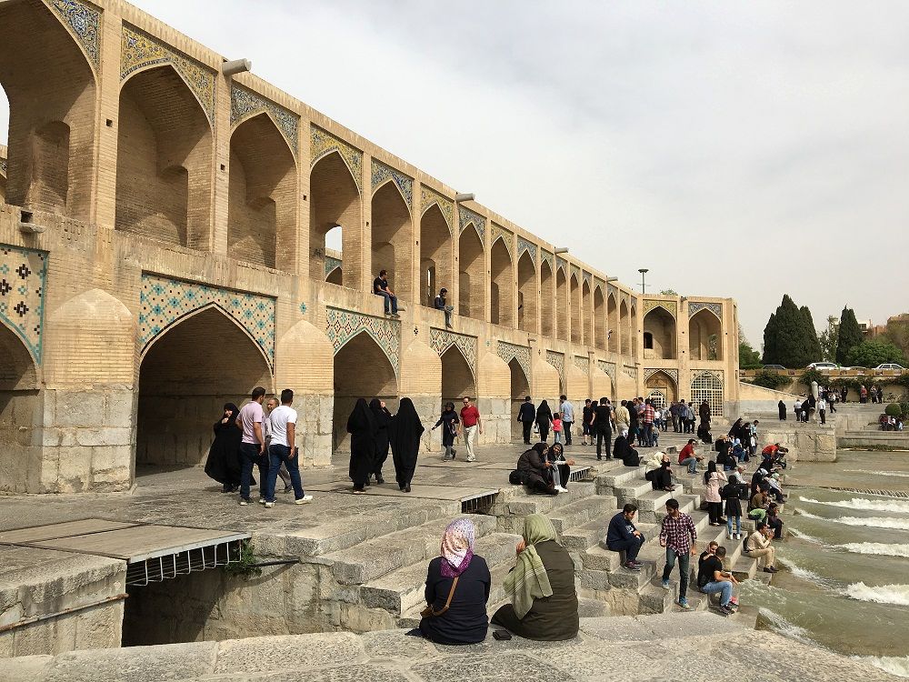 مسدود شدن پل‌ها و اماکن پرتردد در اصفهان