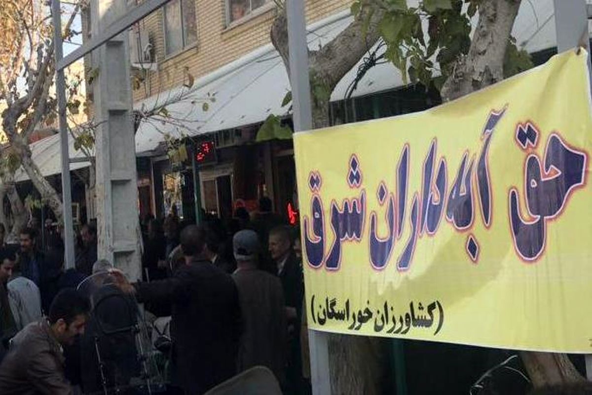 تجمع کشاورزان شرق اصفهان در مسجد گلزار خوراسگان