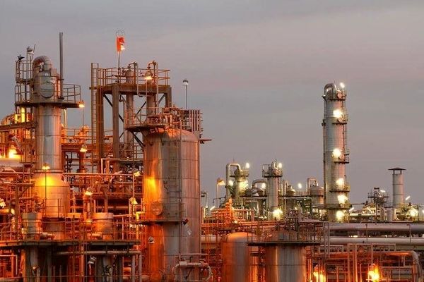 نشست مشترک پتروشیمی اروند و راه‌آهن جنوب برای احداث جایگاه ریلی بارگیری کاستیک مایع