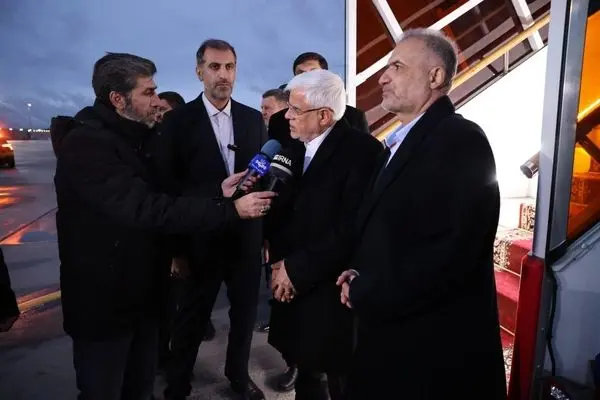 عارف مسکو را به مقصد تهران ترک کرد