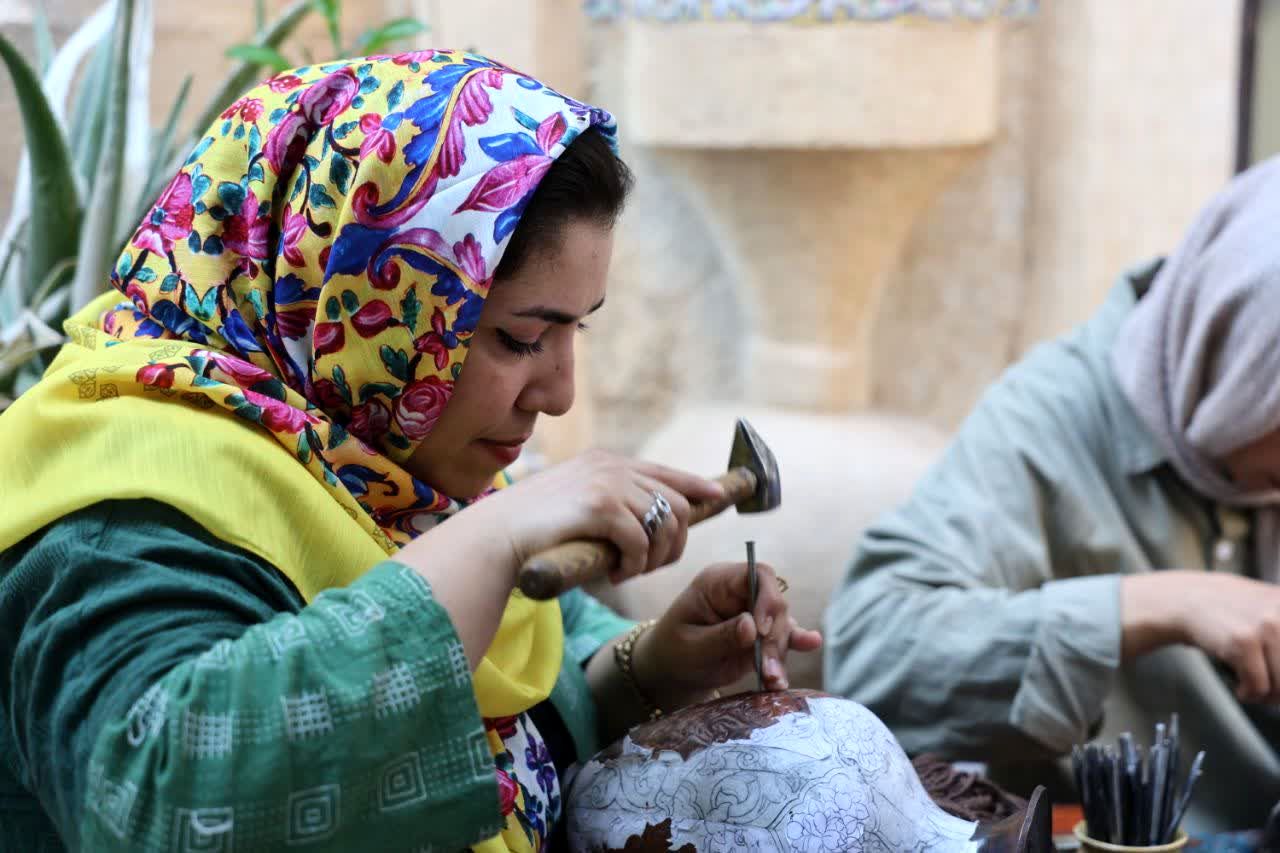 دوره‌های آموزش رایگان ۱۶ رشته‌ صنایع‌دستی در شیراز برگزار می‌شود