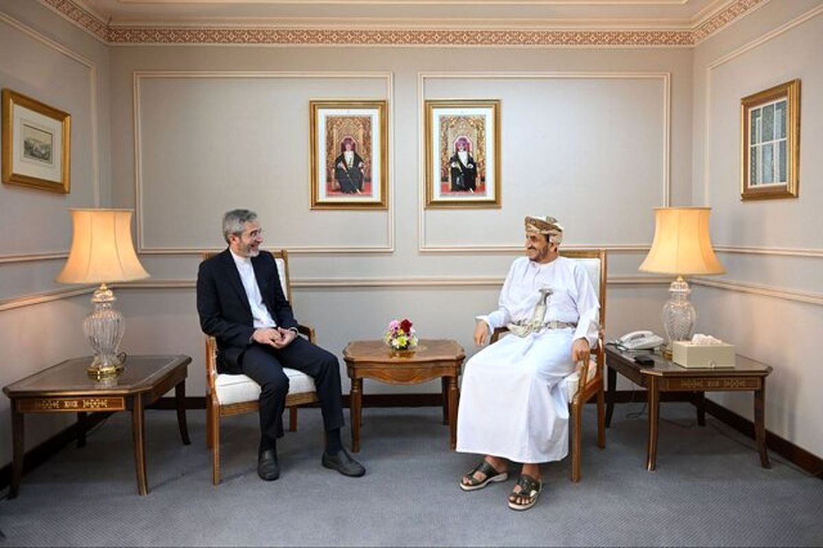 دیدار و گفتگو معاون وزیر خارجه ایران با مقامات عمان