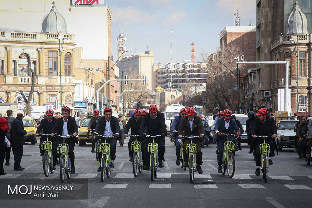 دوچرخه سواری شهرداران کلانشهرها در سه شنبه های بدون خودرو