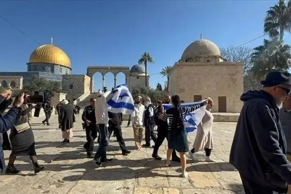 یورش ۳۸۳ شهرک‌نشین به مسجد الاقصی با حمایت پلیس