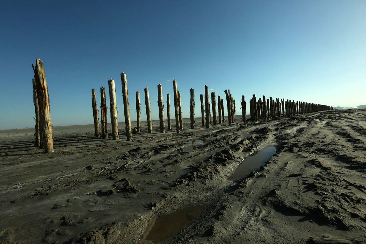 ماجرای پایه پلی که قاب شده تا مستندی ساخته شود/یادگاری از اسکله ای متروکه در دریاچه ارومیه