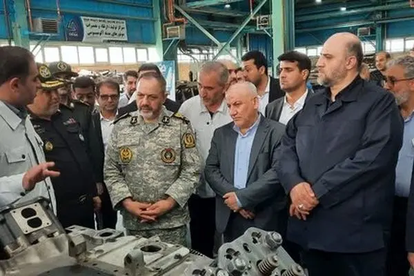 وزیر دفاع از شرکت دیزل سنگین ایران در آمل بازدید کرد