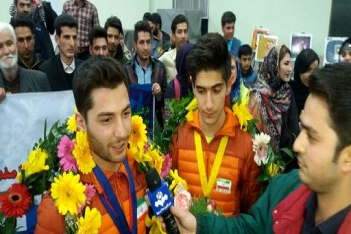 یخنوردان مسابقات جام جهانی  وارد اصفهان شدند