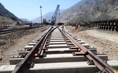 وزیر راه و شهرسازی از پروژه راه آهن رشت و اسکله منطقه آزاد بازدید کرد