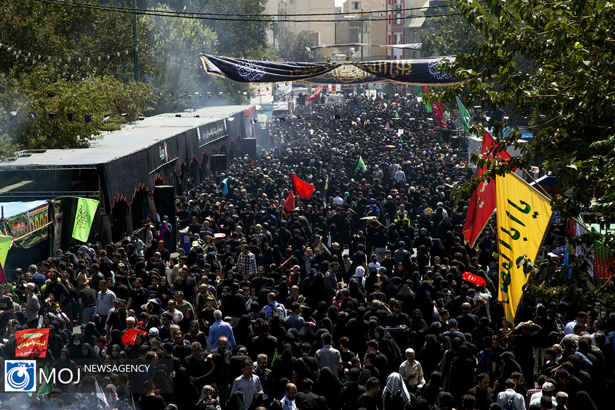 خدمت‌رسانی به جاماندگان اربعین در مواکب قرارگاه اربعین قم 