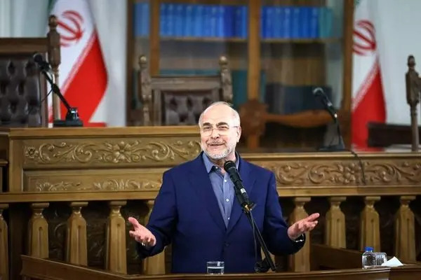  آمریکایی‌ها دیگر توان بهره‌گیری کامل از قدرت سیاسی، اقتصادی و تجاری خود را ندارند