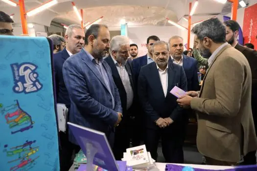 وزیر آموزش و پرورش از نمایشگاه کتاب بازدید کرد