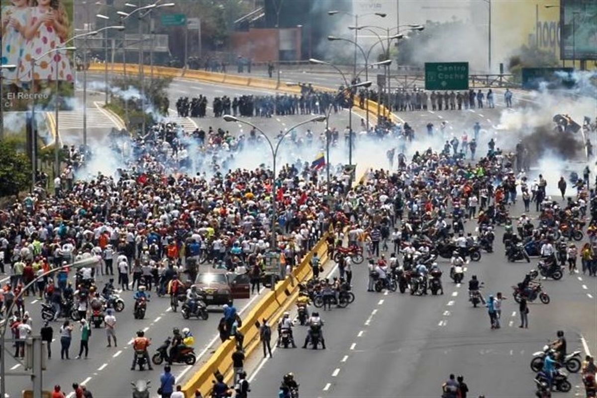 سناتورهای آمریکایی به دنبال اعمال تحریم‌های جدید علیه ونزوئلا