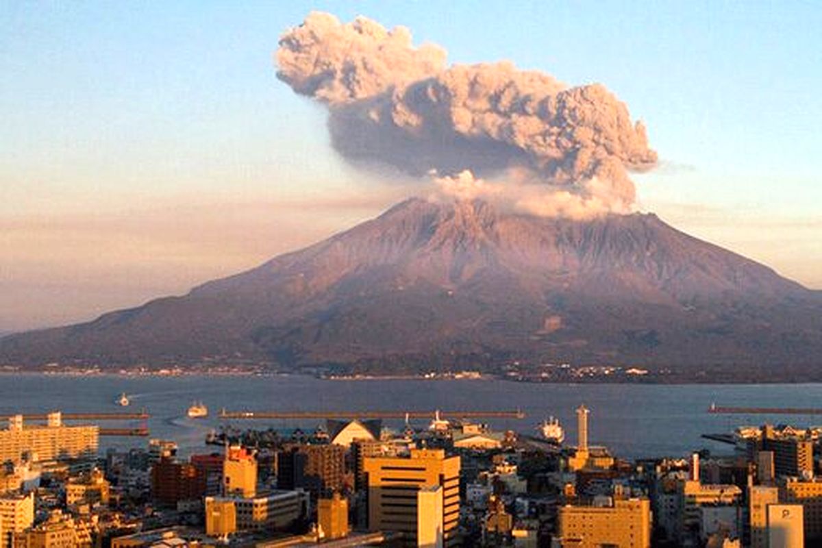 آتش‌فشان ژاپن فوران کرد