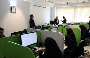 حضور معاون فناوری اطلاعات بانک سینا در مرکز ارتباط با مشتریان
