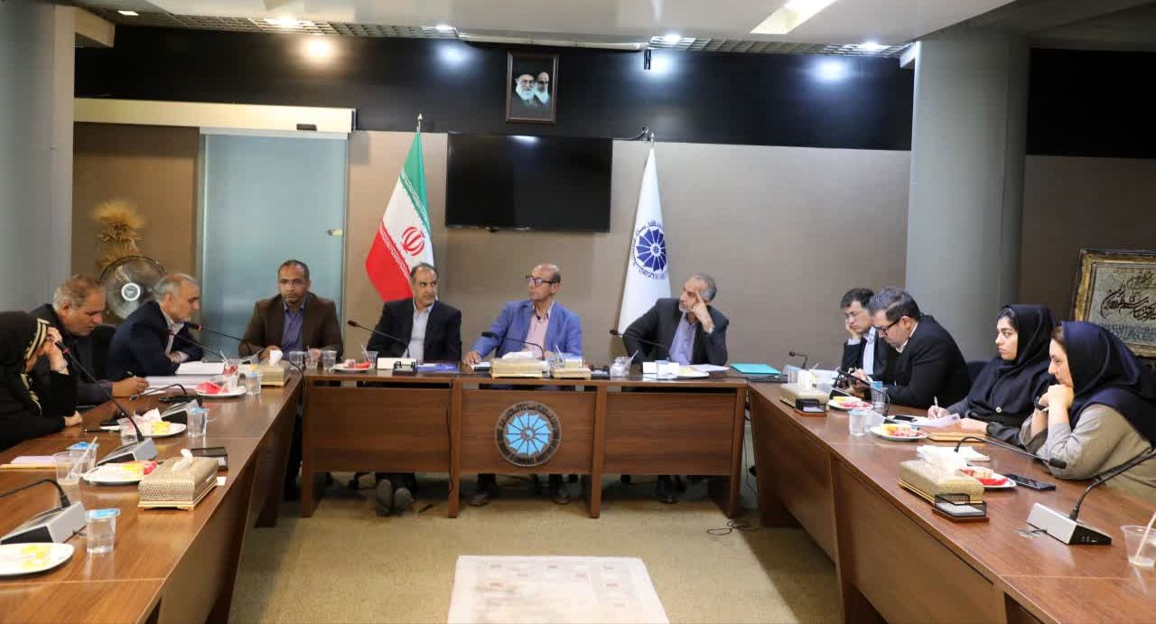 تدوین برنامه صادراتی برای تحقق افزایش ۲۰ درصدی صادرات فارس