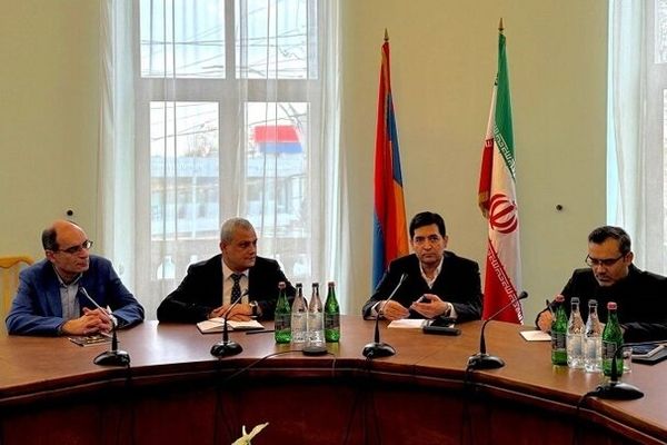 ایران و ارمنستان بر تعمیق تبادل و تهاتر گاز و برق تاکید کردند