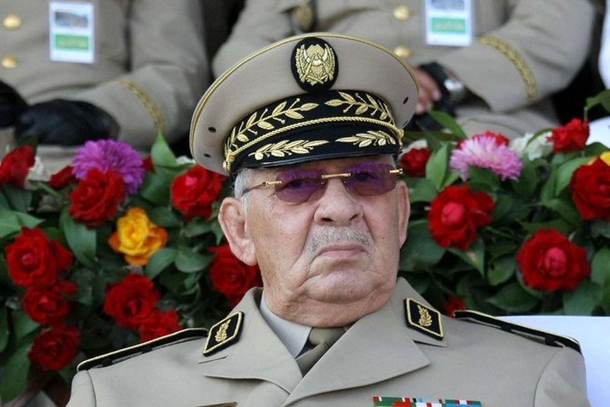 فرمانده ارتش الجزایر فوت کرد