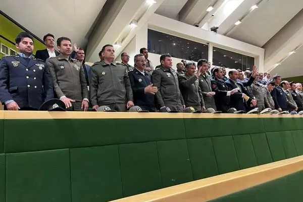 حضور جمعی از فرماندهان و مدیران ارتش در مجلس در آستانه گرامیداشت روز ارتش