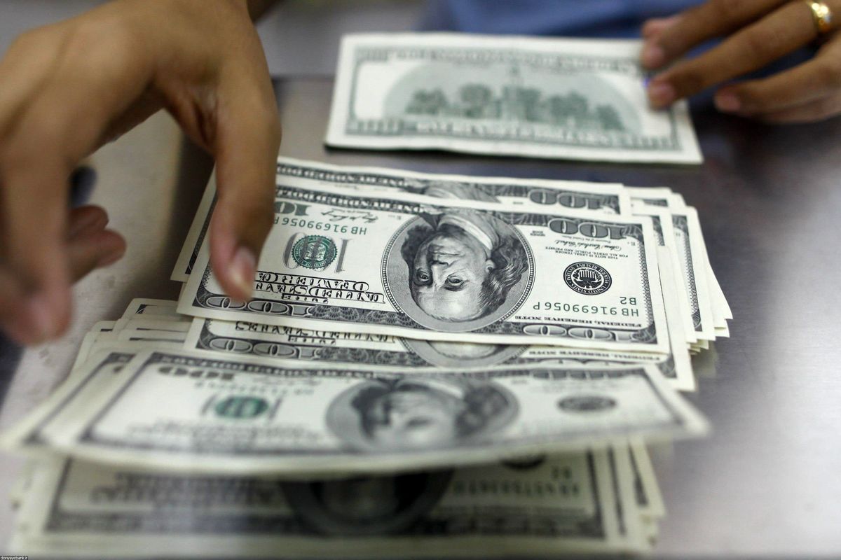 قیمت دلار در 5 اسفند به 4490 تومان کاهش یافت
