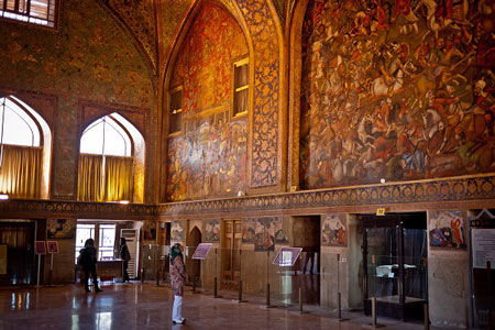 کاخ‌ موزه‌ چهلستون به دلیل انجام عملیات سم‌پاشی تعطیل است
