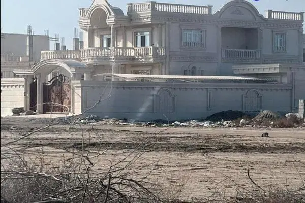 پرونده قضایی در خصوص ۳۰ منزل لوکس متعلق به متهمان قاچاق سوخت در بندر کلاهی تشکیل شد