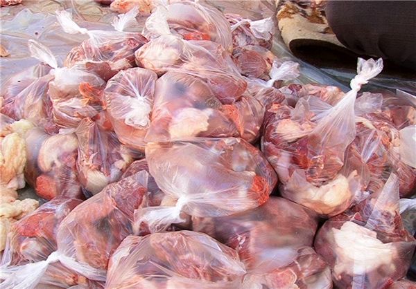 توزیع بیش از 4 تن گوشت قربانی بین مددجویان کمیته امداد در نائین