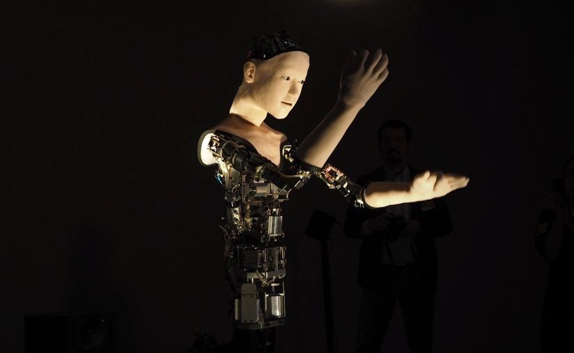 رباتی که آواز می‌خواند