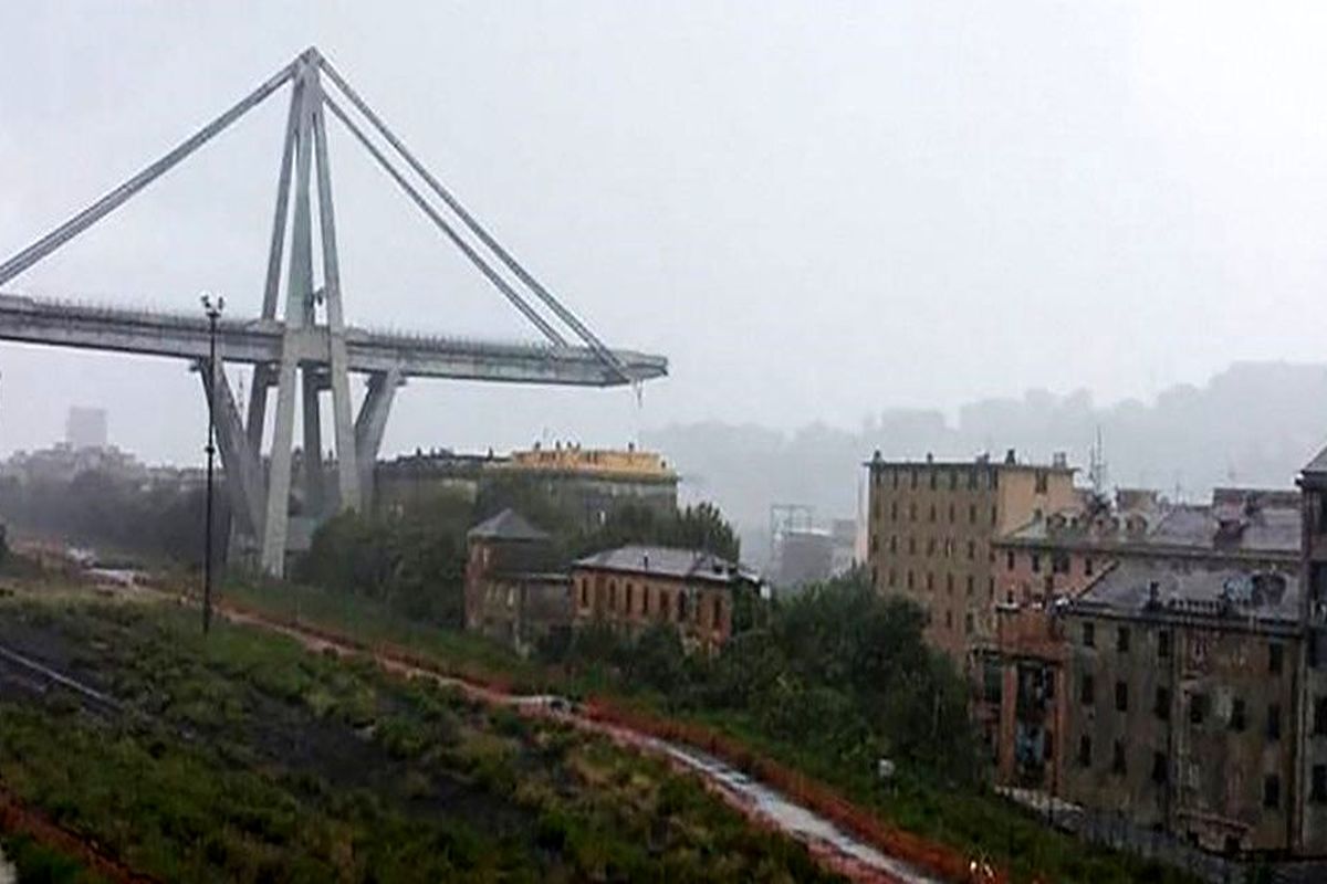 تلفات فروریختن پل موراندی در ایتالیا به 38 نفر رسید