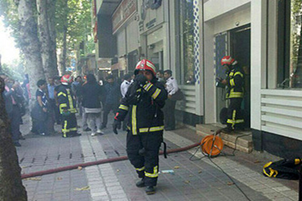 حادثه آتش سوزی در بانک سامان واقع در میدان باستانی شعار مصدومی نداشت