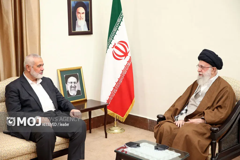 دیدارمهمانان خارجی حاضر درمراسم بزرگداشت شهید ابراهیم  رئیسی و همراهانش بامقام معظم رهبری