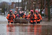 خسارت شدید انسانی و مادی ناشی از سیل و طوفان در انگلیس در یک دهه گذشته