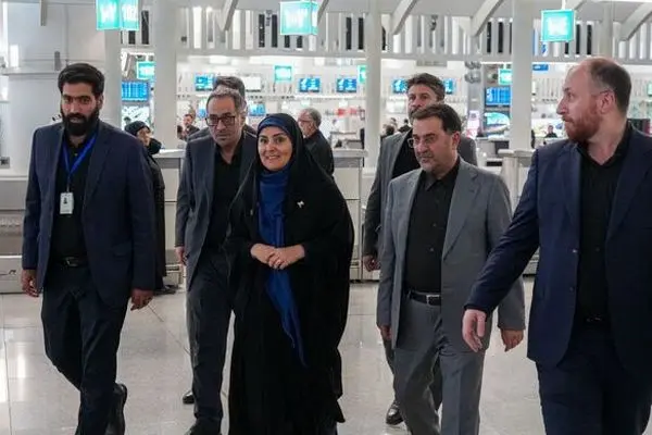 وزیر راه و شهرسازی سرزده از فرودگاه امام خمینی(ره) بازدید کرد