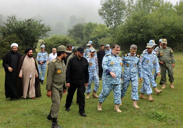 فرمانده نیروی هوایی ارتش از اردوگاه جنگل دانشجویان دانشگاه شهید ستاری بازدید کرد