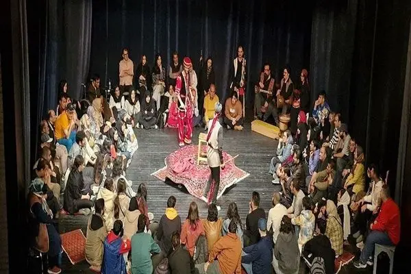 نمایش «غم غربت در دیار» با استقبال تماشاگران سنگلج تا ۳۰ آبان تمدید شد