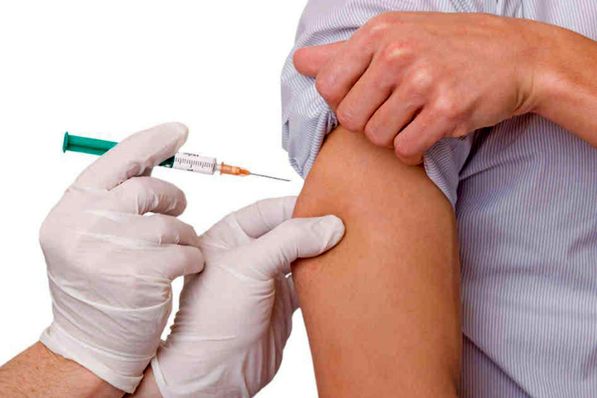 واکسیناسیون پزشکان بخش خصوصی در قم آغاز شد