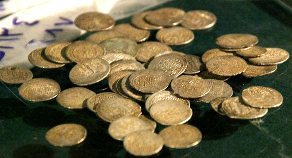 کشف عتیقه‌جات و سکه‌های باستانی در سمیرم 