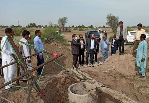 بازسازی یک حلقه چاه برای افزایش تولید آب 17 روستا  در جاسک