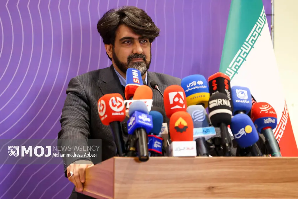 شهرداری از  سخنگوی دولت برای بازدید از حمل و نقل عمومی دعوت کرد