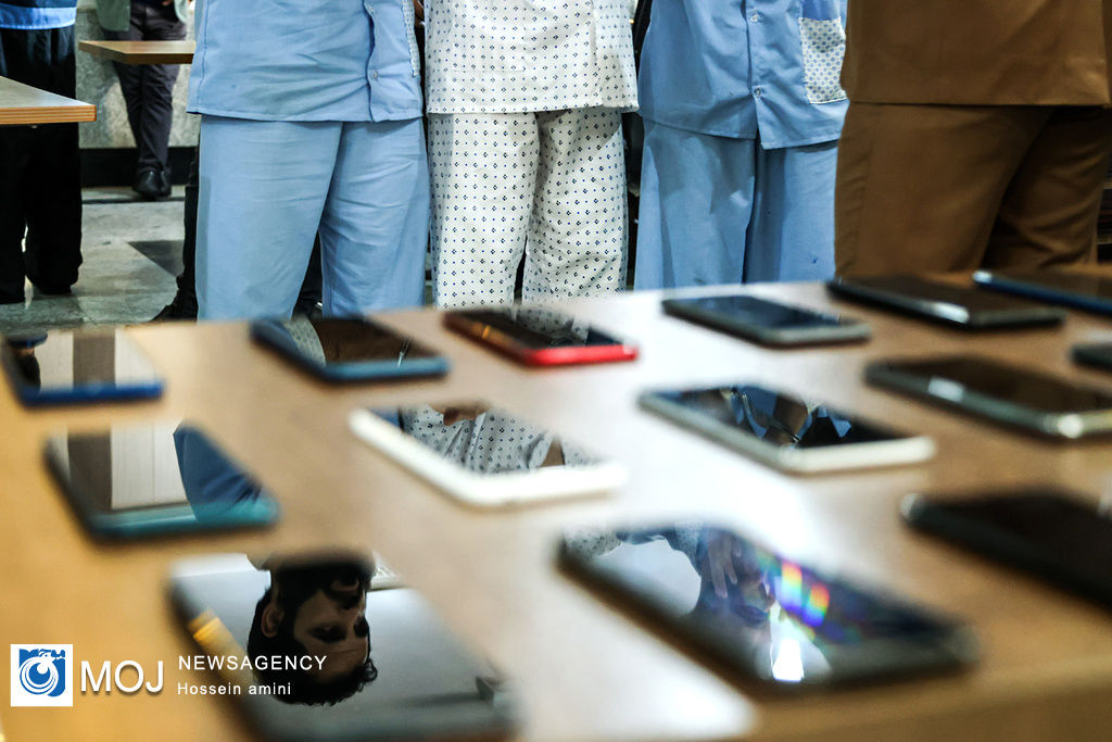 مالخر نامدار مشهد دستگیر شد/ متلاشی شدن دو باند گوشی‌قاپ  مشهدی