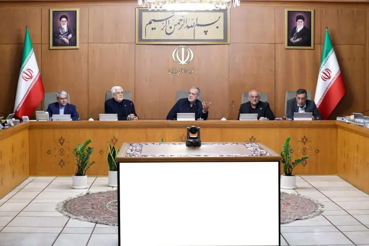 اقتصاد با دستور اداره نمی‌شود