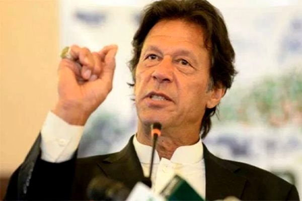 عمران خان از پارلمان پاکستان رای اعتماد گرفت