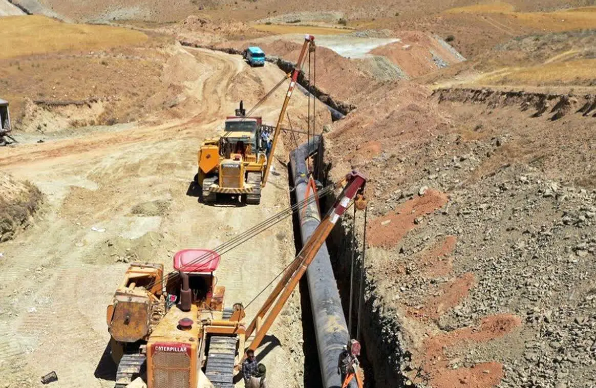 خط جدید آبرسانی برای تامین آب زائران اربعین کلید خورد