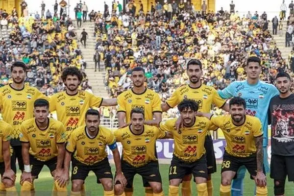 مدافع تیم فوتبال سپاهان راهی بیمارستان شد