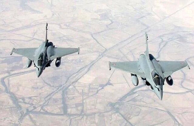 انگلیس و فرانسه به یک انبار سلاح منتسب به داعش در سوریه حمله کردند