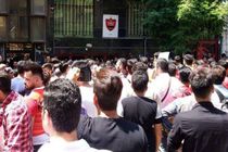 تجمع هواداران پرسپولیس مقابل باشگاه 