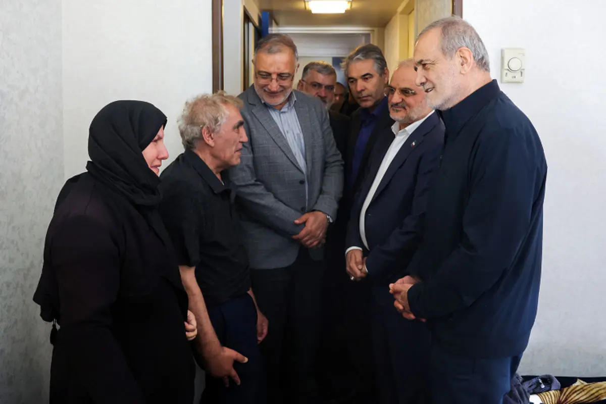 رئیس جمهور با برخی از خانوادههای آسیبدیده از جنگ 12 روزه دیدار کرد