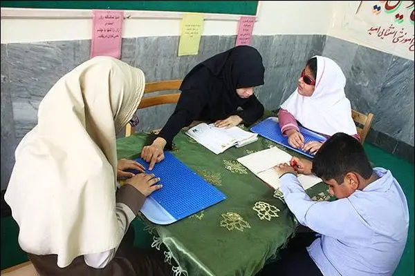 طراحی و بازنگری برنامه های درسی دانش آموزان استثنایی در دستور کار است